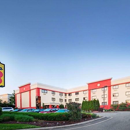 Super 8 By Wyndham Mahwah Otel Dış mekan fotoğraf