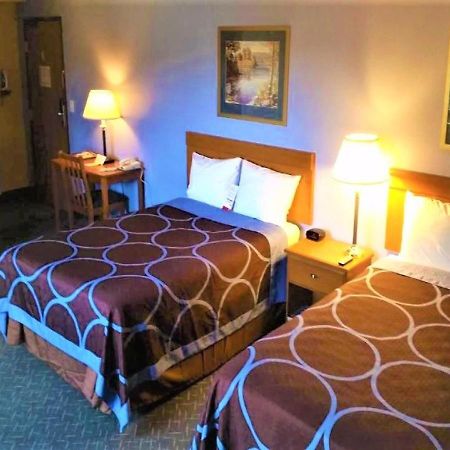 Super 8 By Wyndham Mahwah Otel Dış mekan fotoğraf